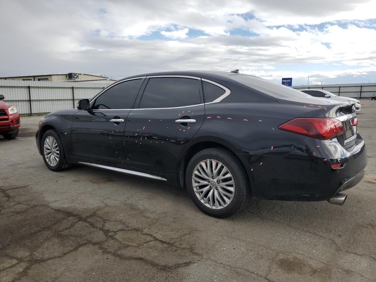 2015 Infiniti Q70 - Image 2