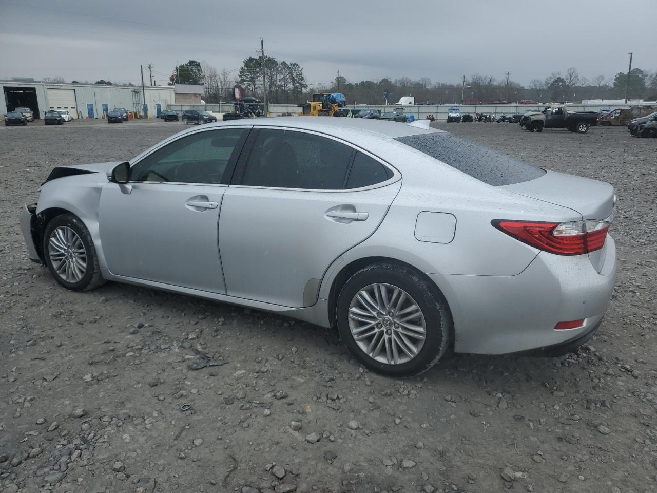 2015 Lexus ES - Image 2