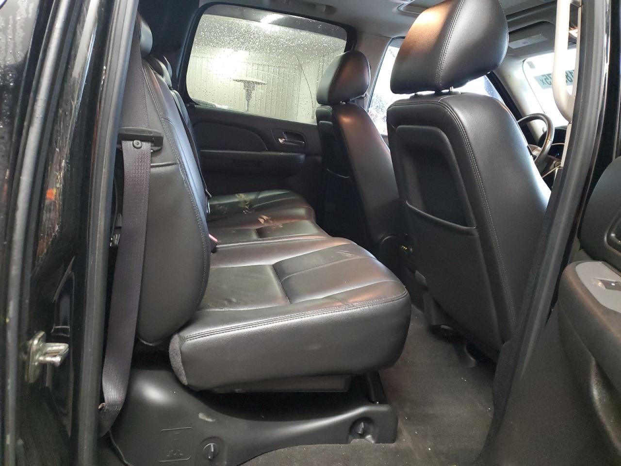 2013 Chevrolet Avalanche - Image 10