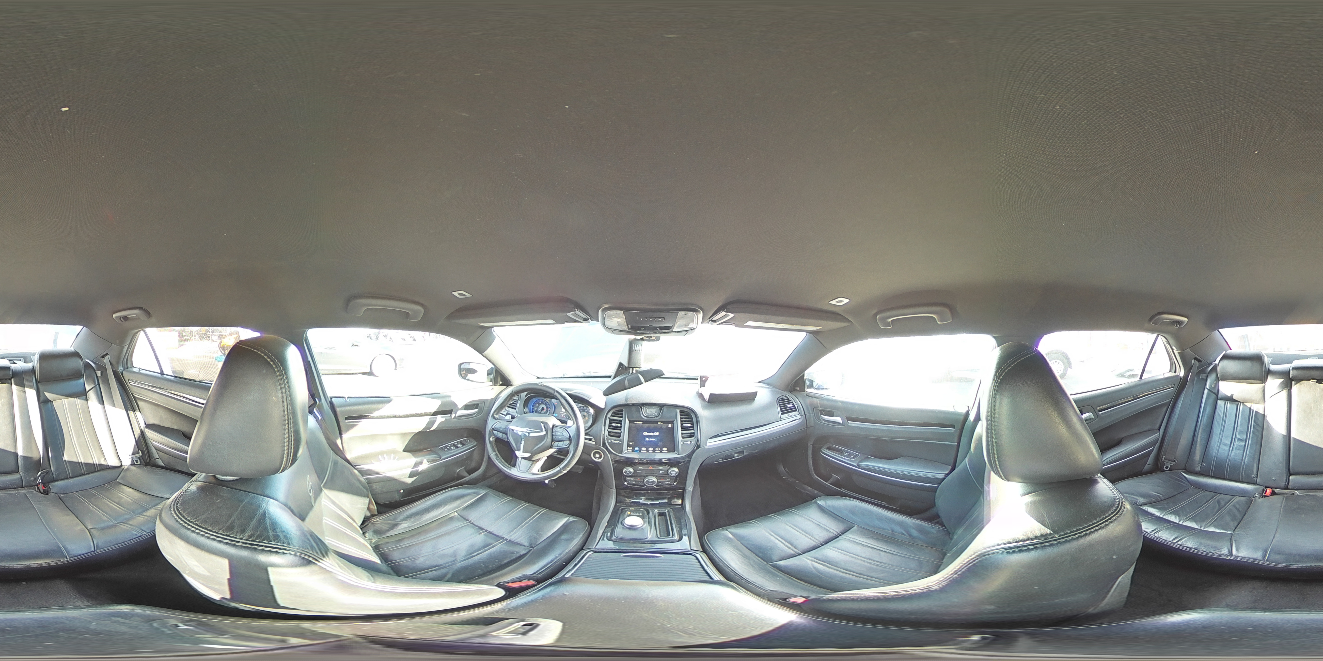 2018 Chrysler 300 - Image 13