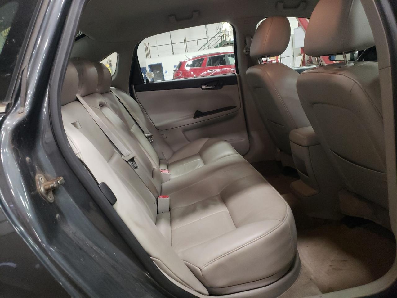 2010 Chevrolet Impala - Image 10