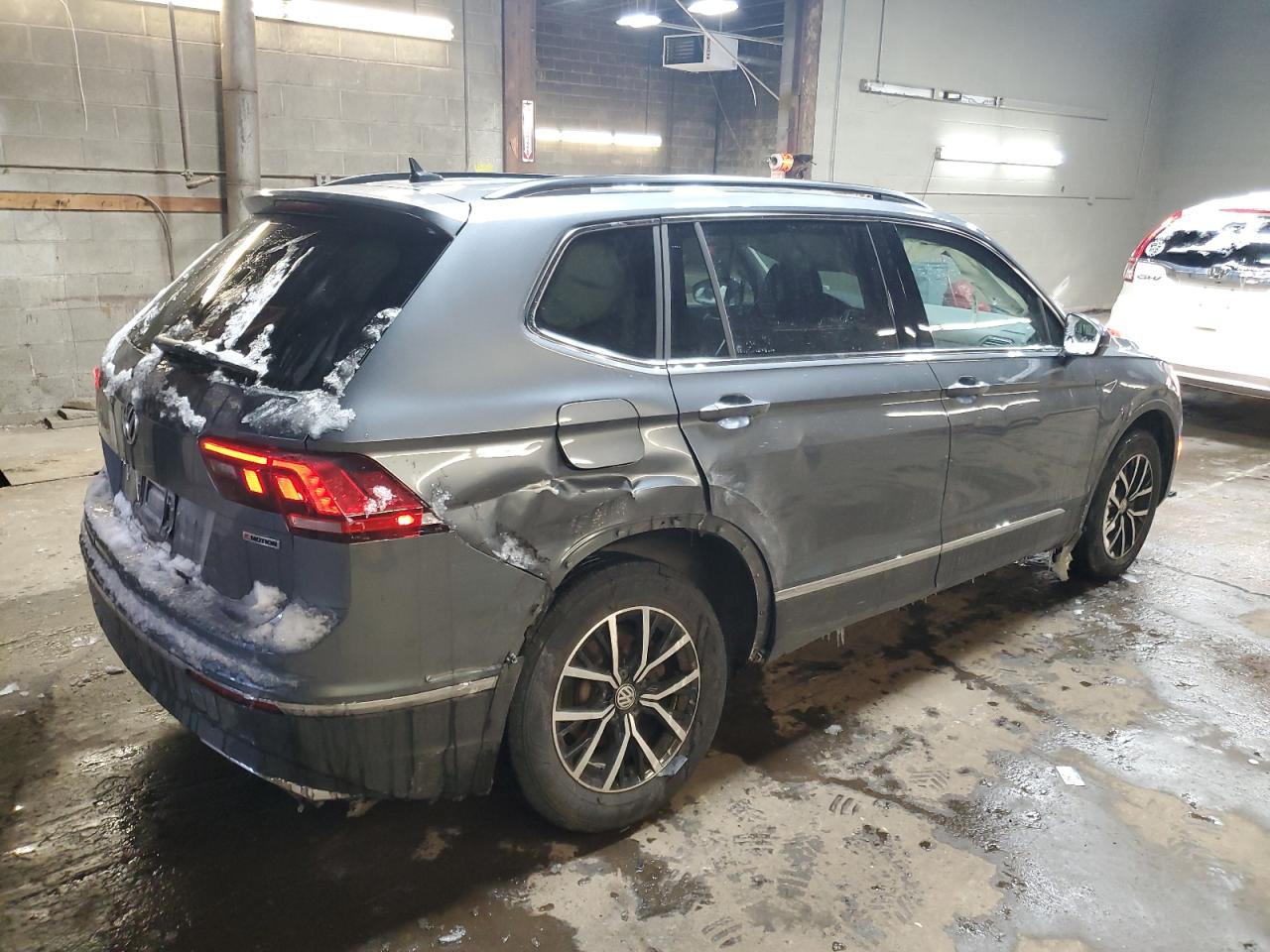2021 Volkswagen Tiguan - Image 3