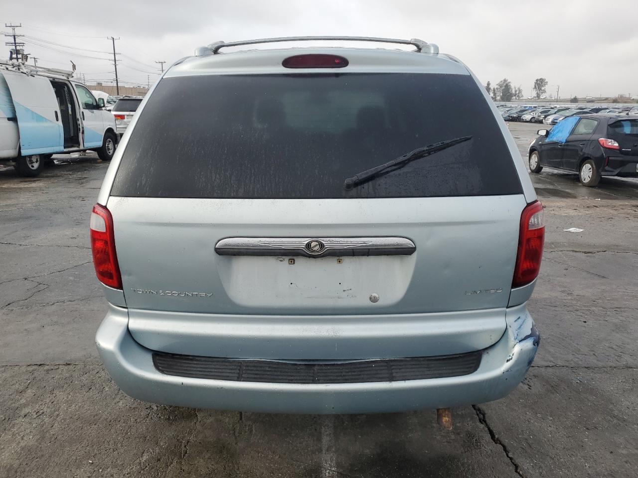 2002 Chrysler Town & Country - Image 6