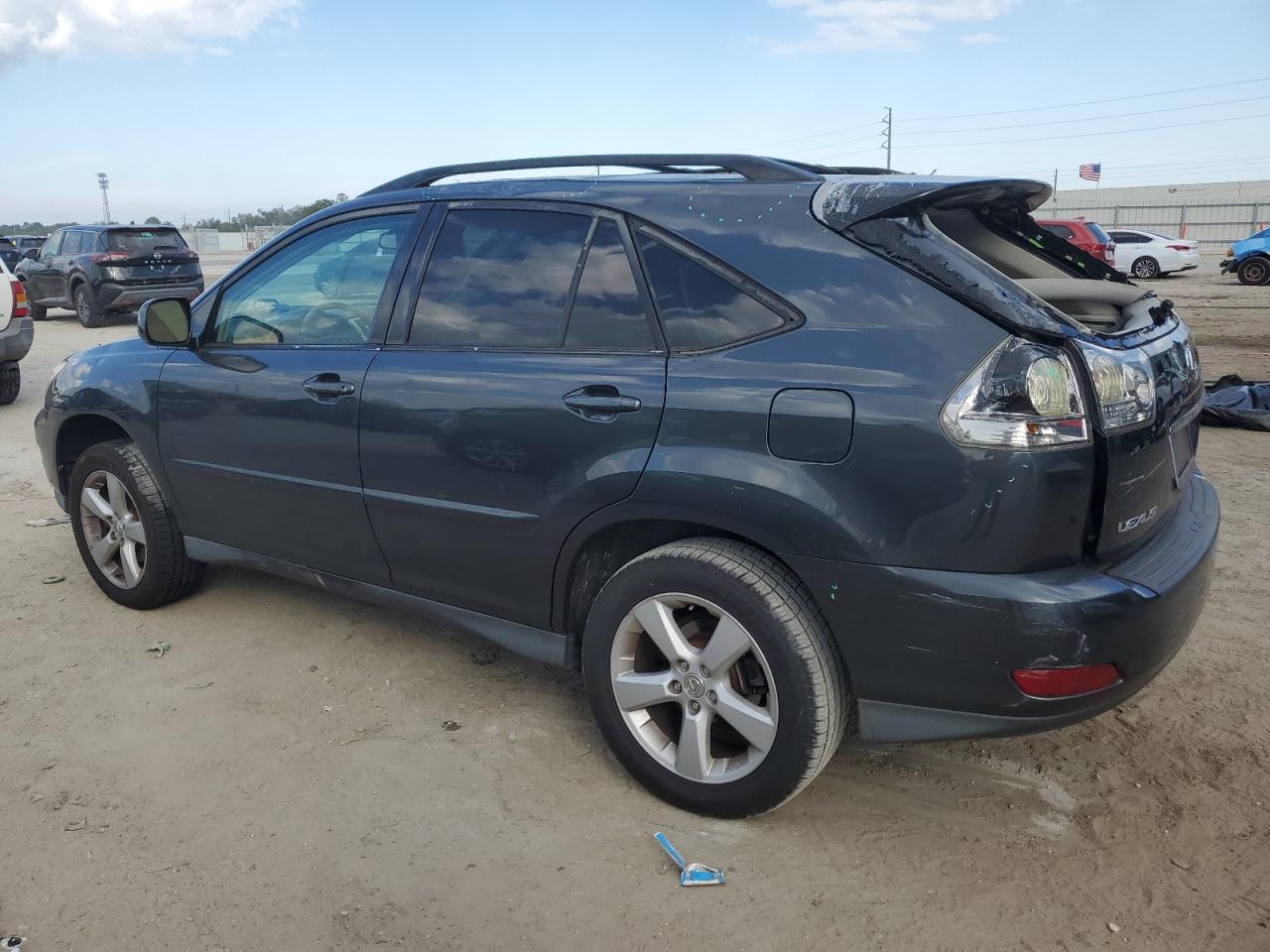 2005 Lexus RX - Image 2