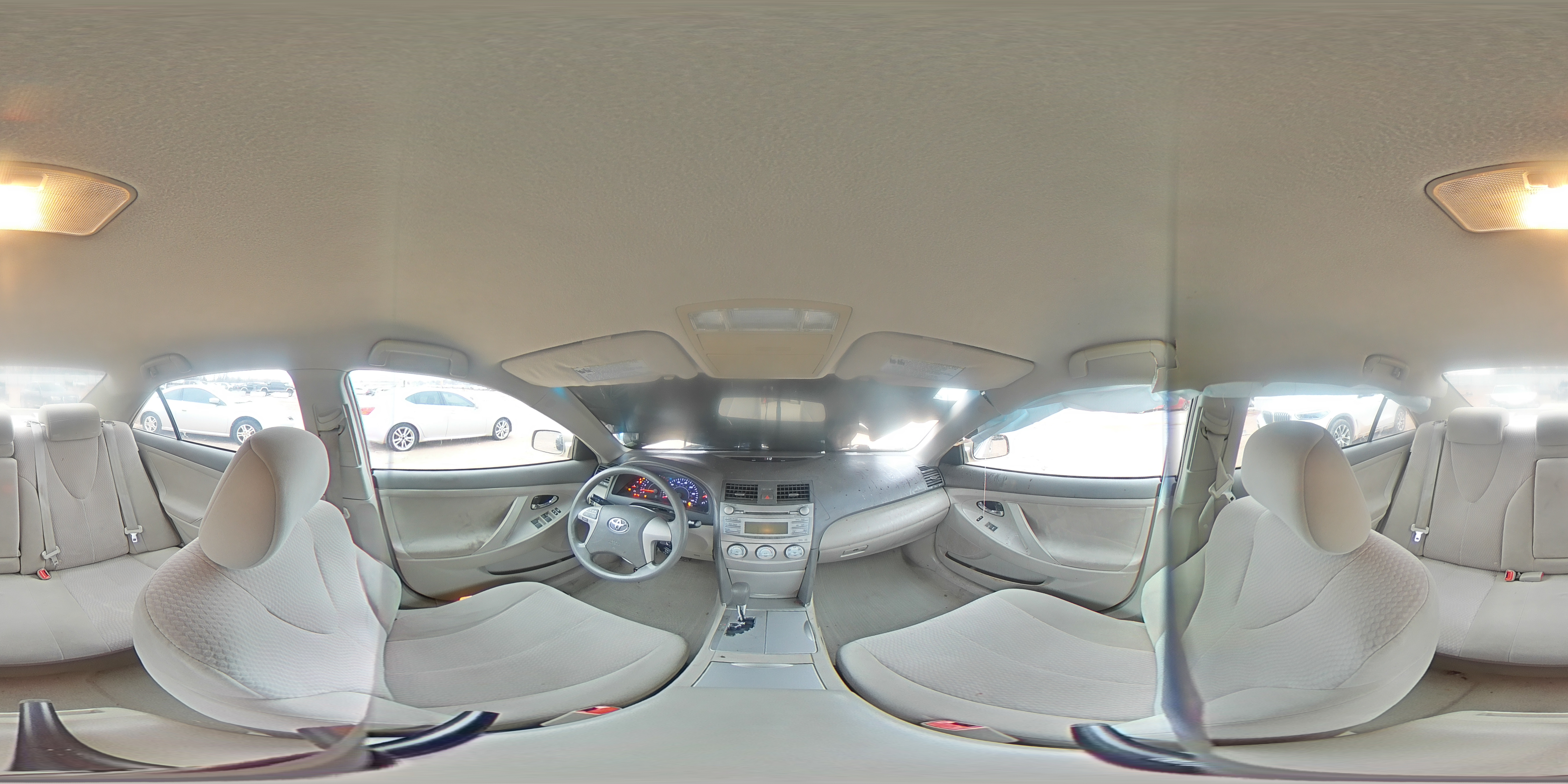 2011 Toyota Camry - Image 12