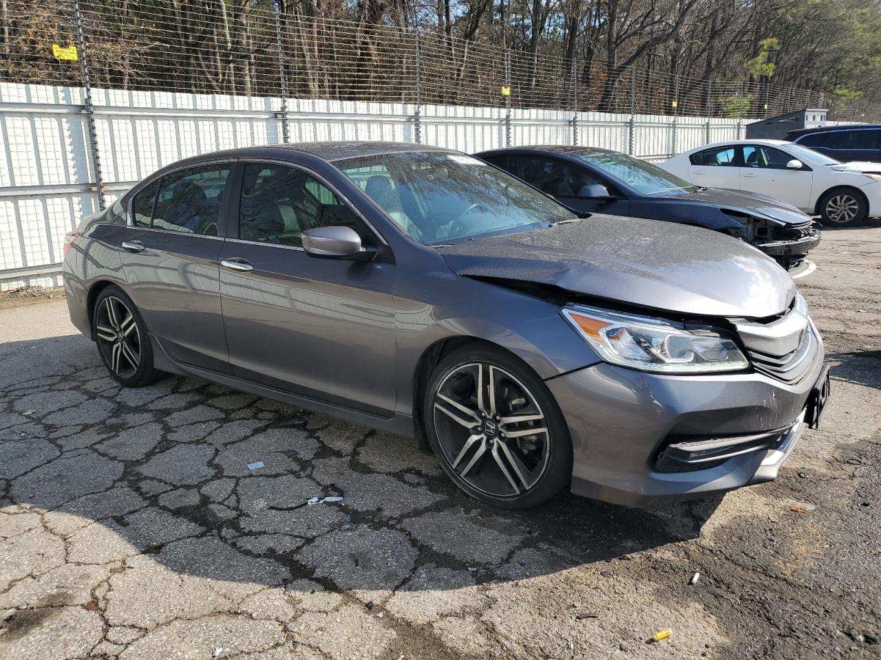 2017 Honda Accord - Image 4