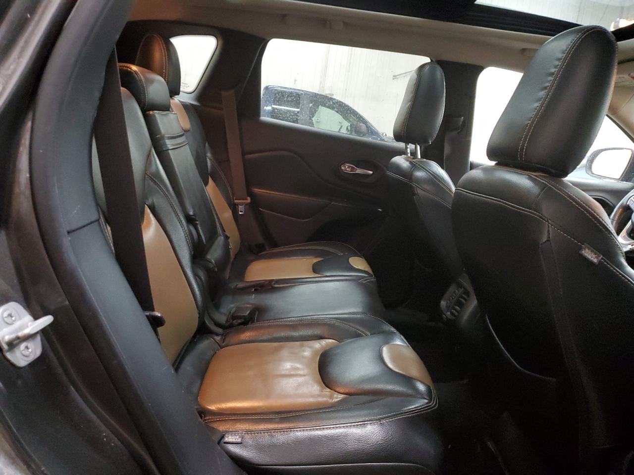 2014 Jeep Grand Cherokee - Image 11