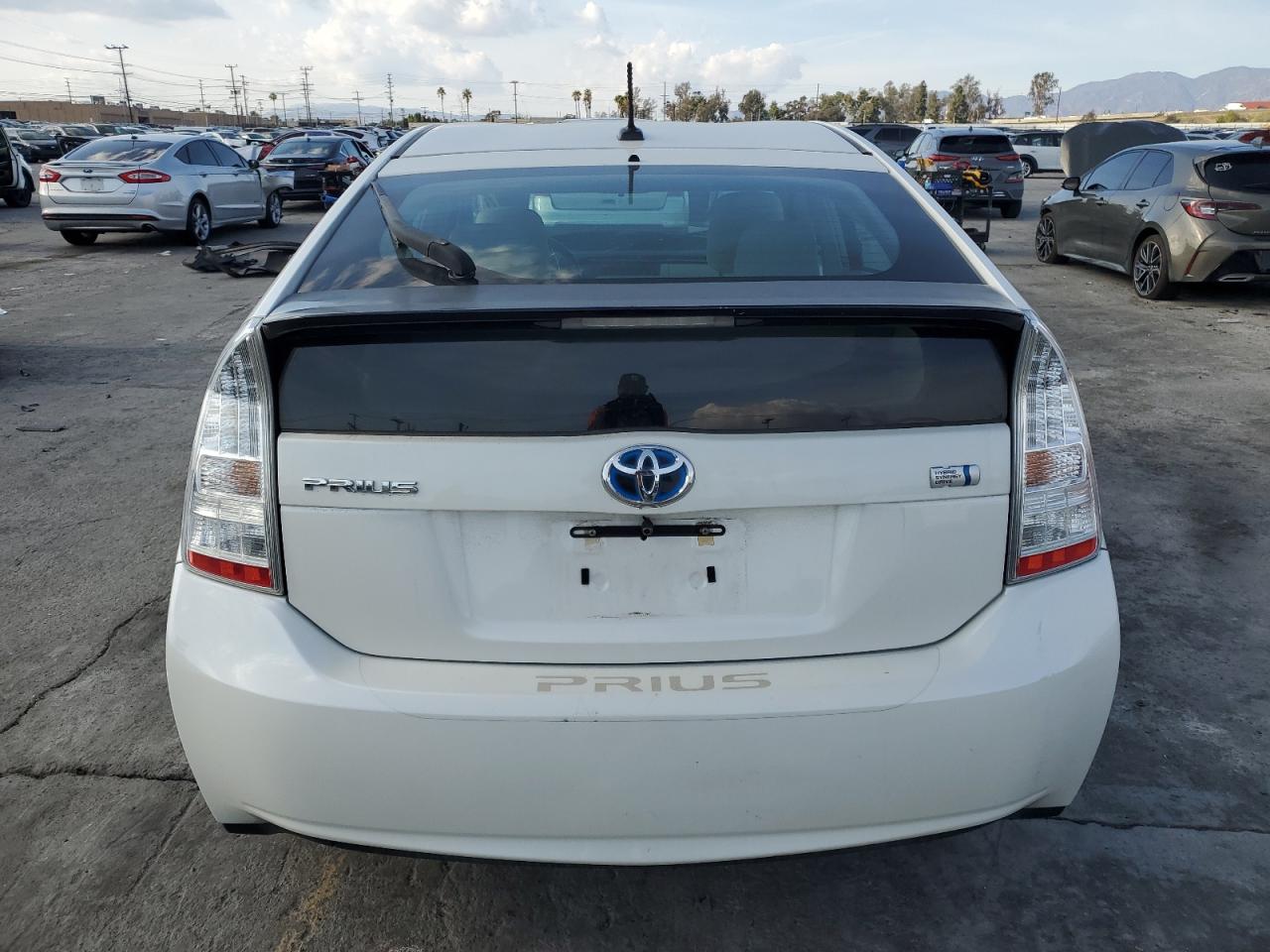 2011 Toyota Prius - Image 6