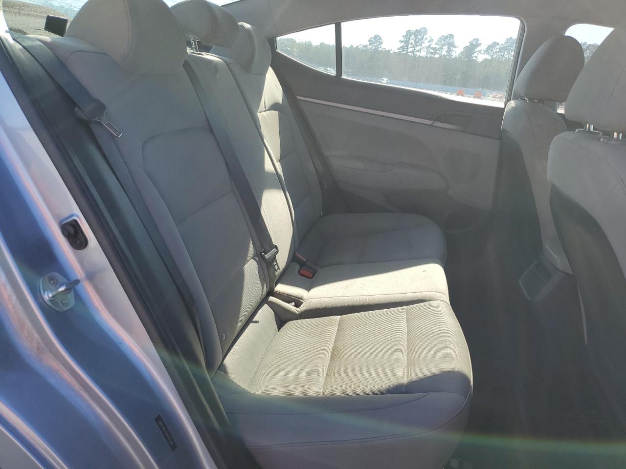 2017 Hyundai Elantra - Image 11