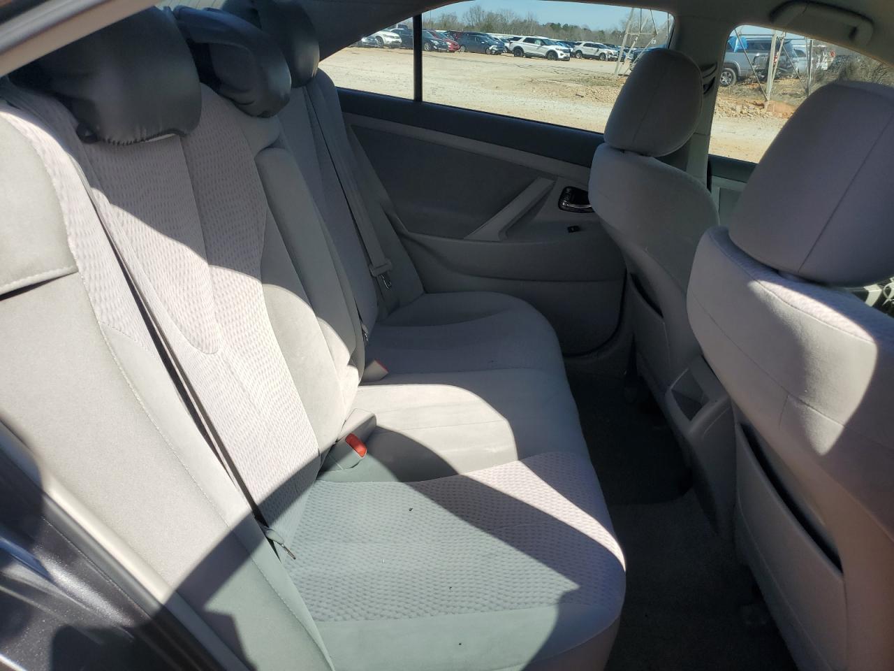 2011 Toyota Camry - Image 10