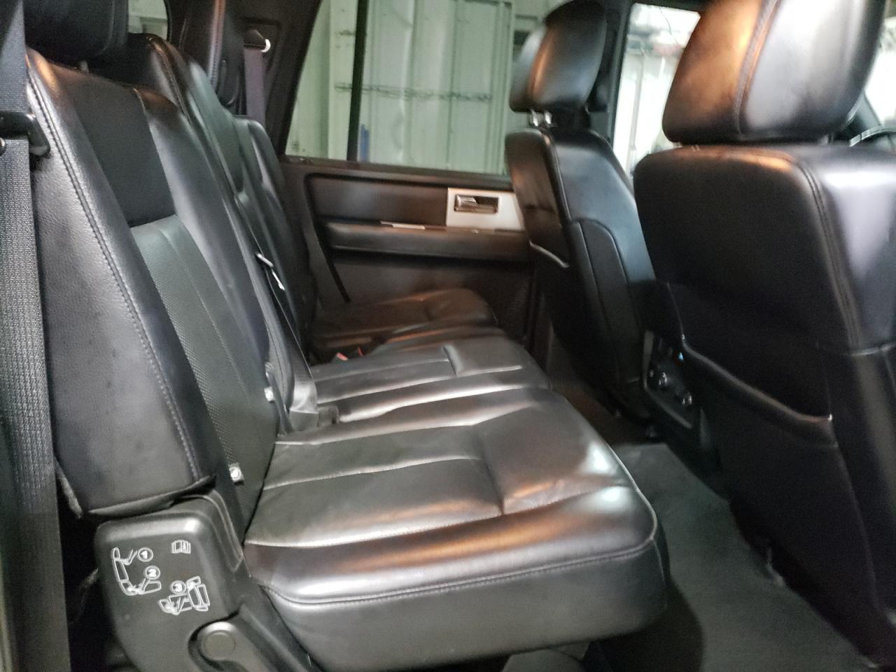2017 Ford Expedition - Image 11