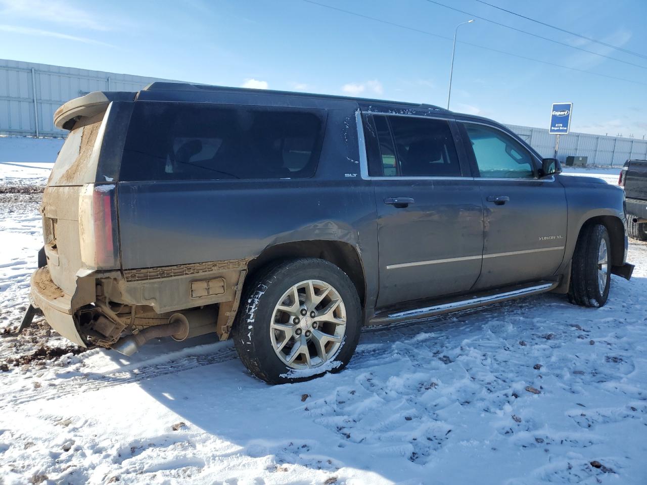 2017 GMC Yukon - Image 3