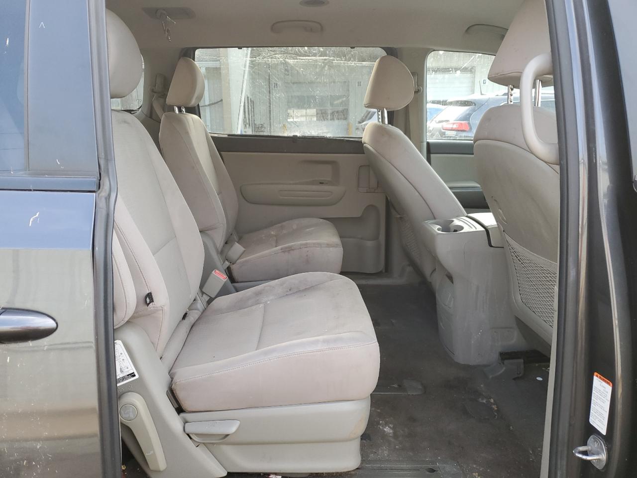2016 Kia Sedona - Image 12