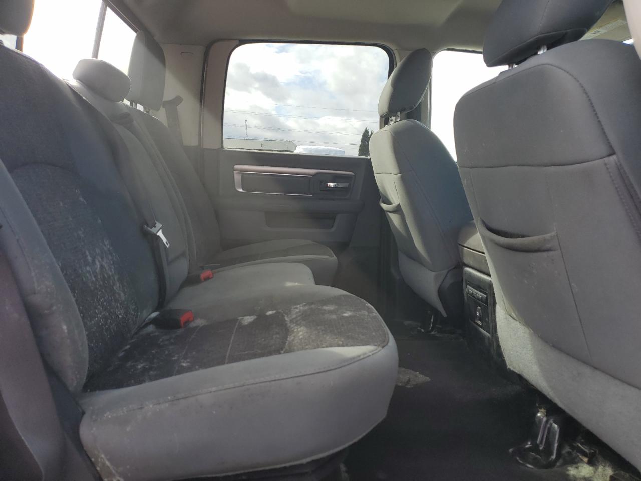 2016 RAM 1500 - Image 10