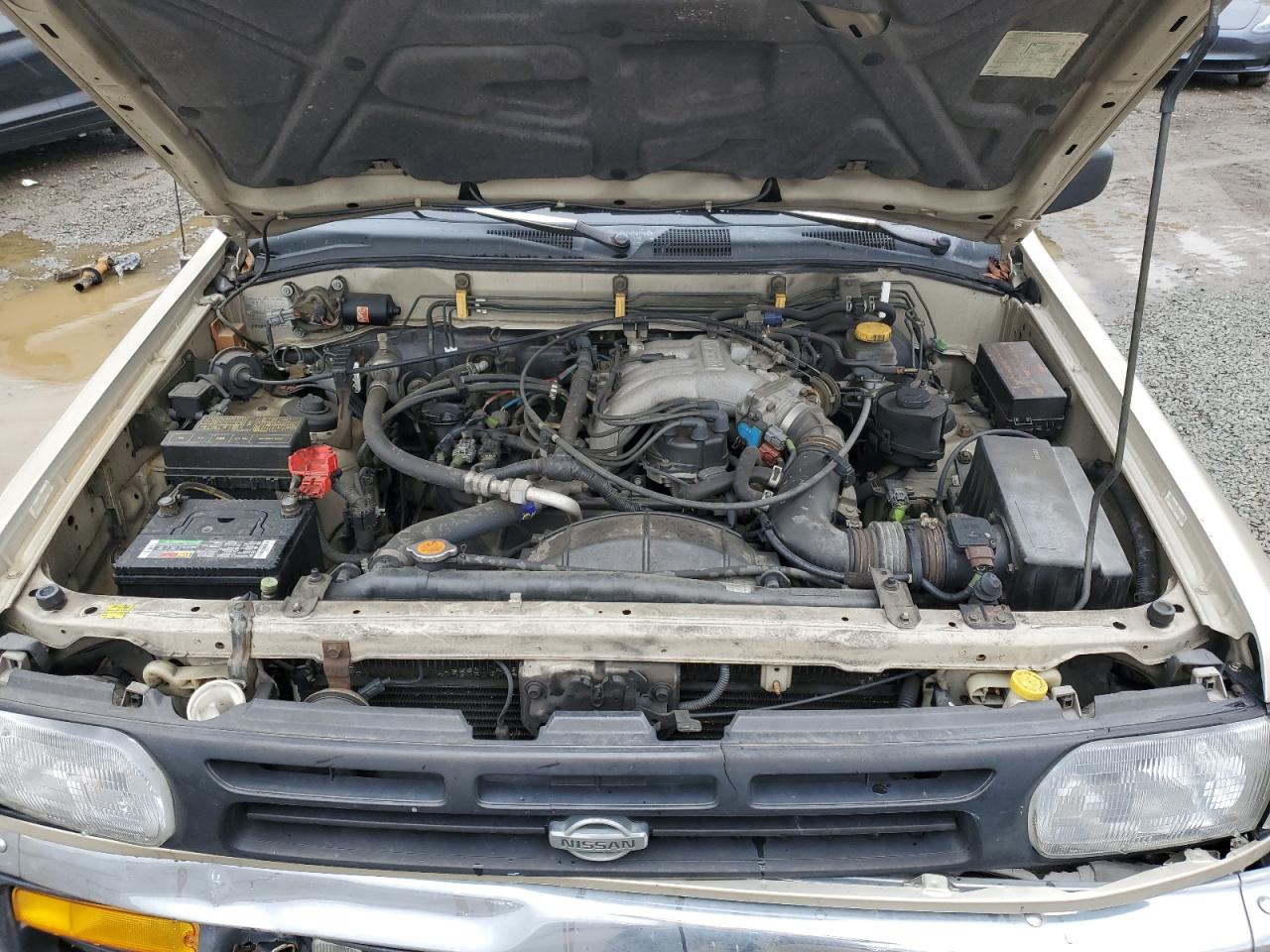 1999 Nissan Pathfinder - Image 13