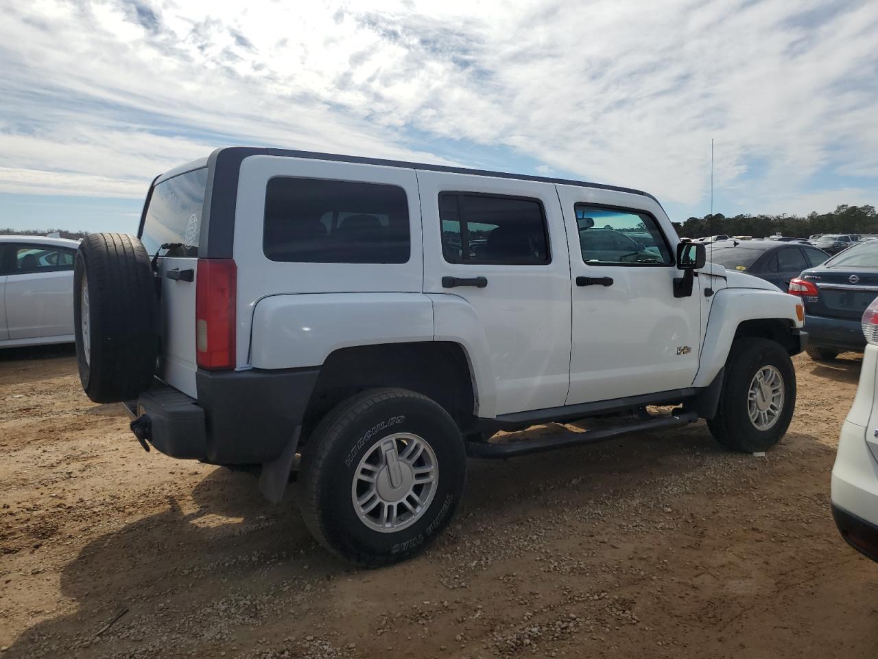 2009 Hummer H3 - Image 3