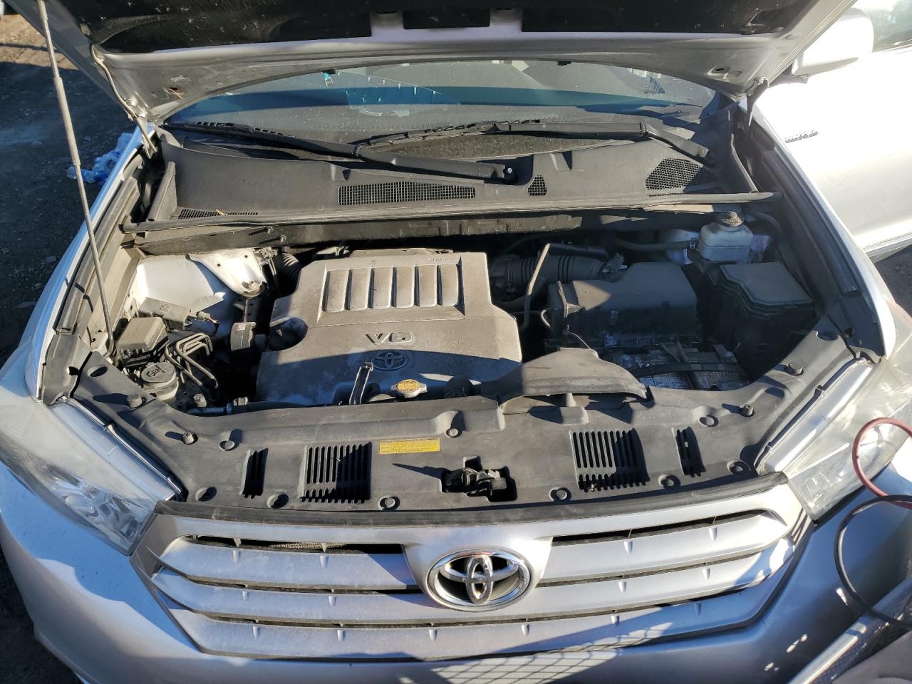2013 Toyota Highlander - Image 13