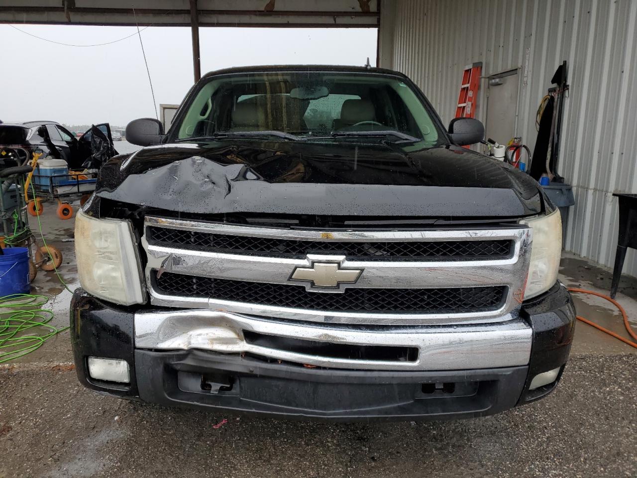 2011 Chevrolet Silverado - Image 5