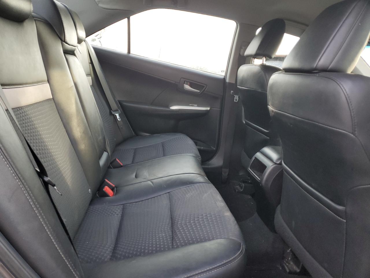 2014 Toyota Camry - Image 10