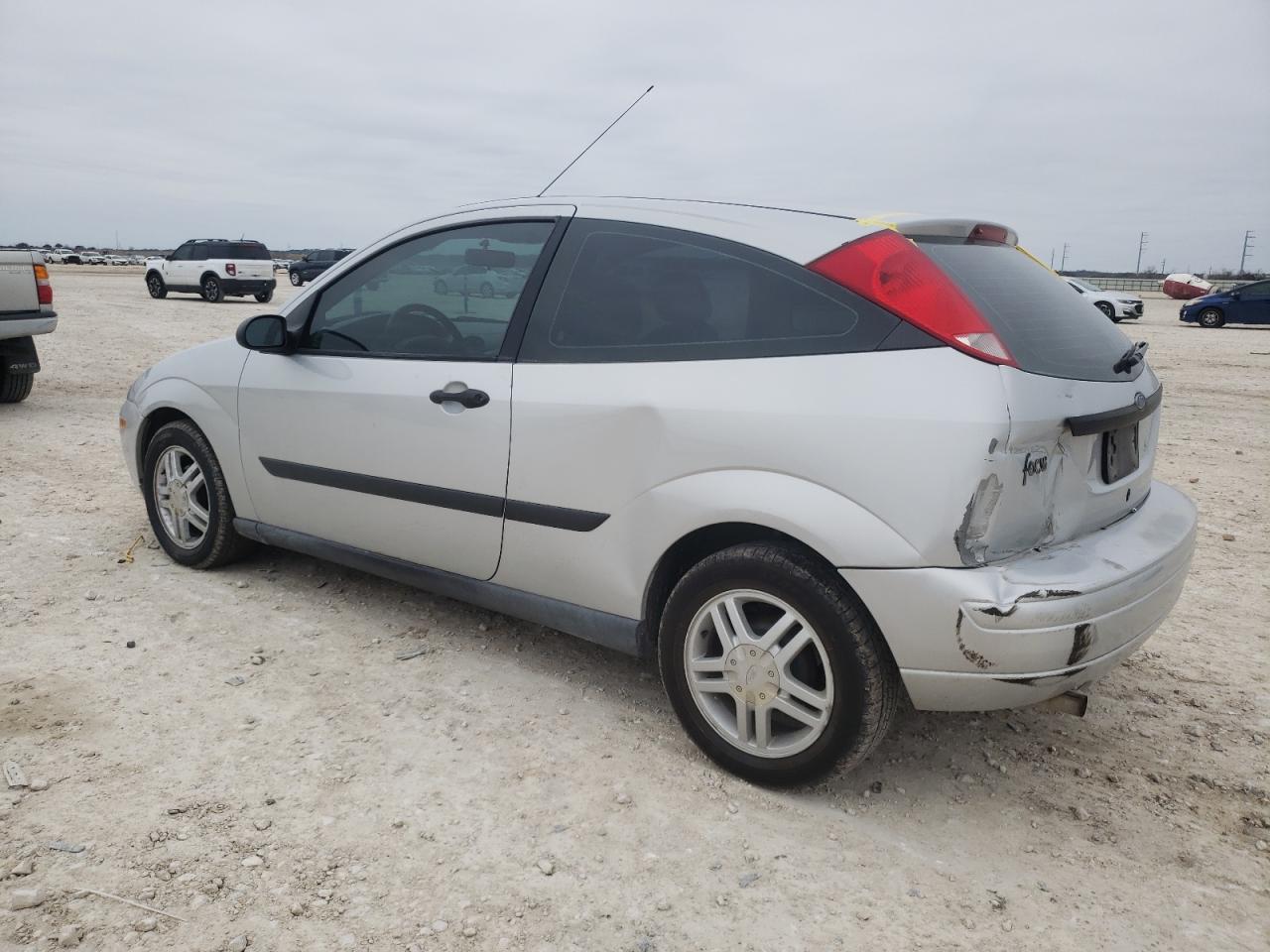 2002 Ford Focus - Image 2