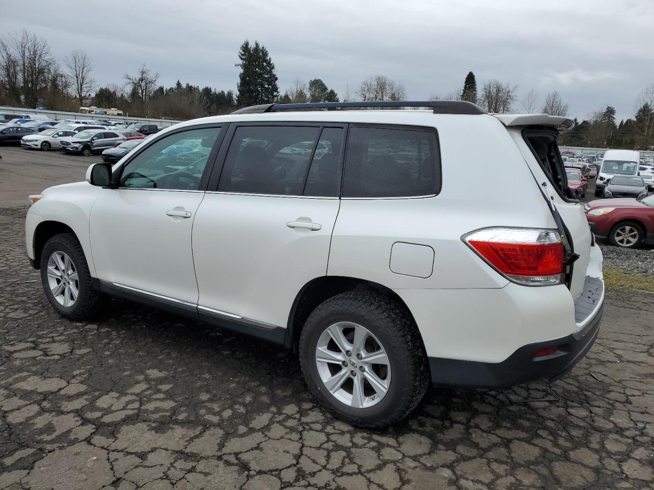 2012 Toyota Highlander - Image 2