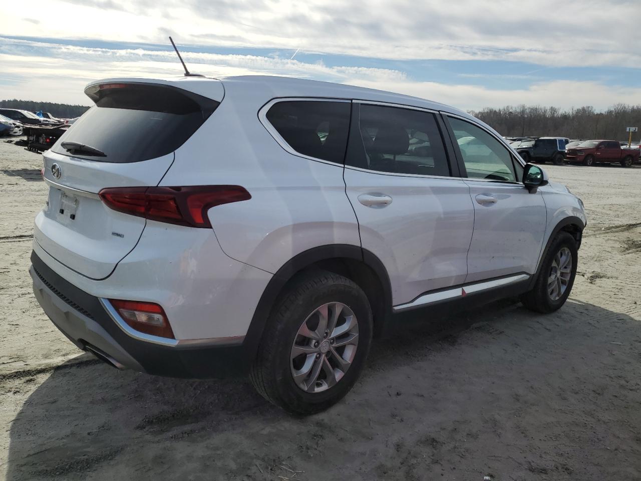 2019 Hyundai Santa Fe - Image 3