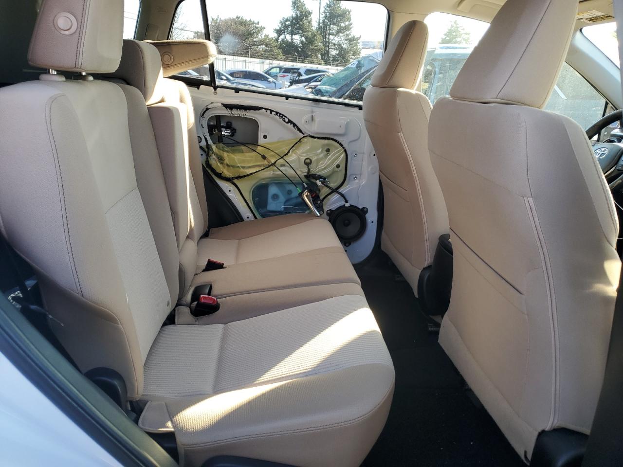 2015 Toyota RAV 4 - Image 11