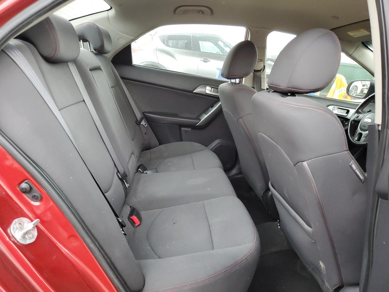 2011 Kia Forte - Image 10