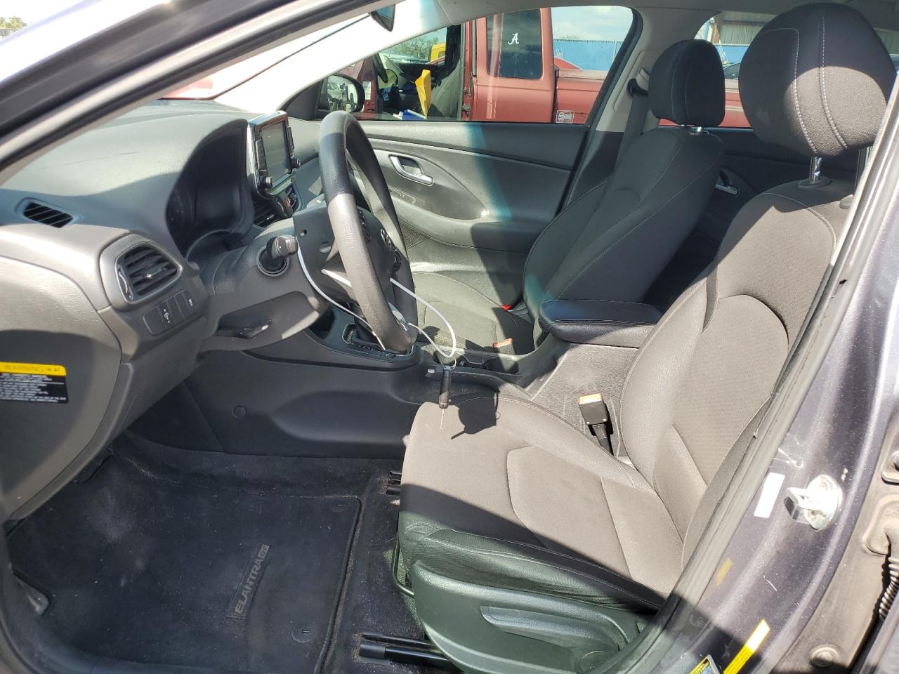 2018 Hyundai Elantra - Image 7