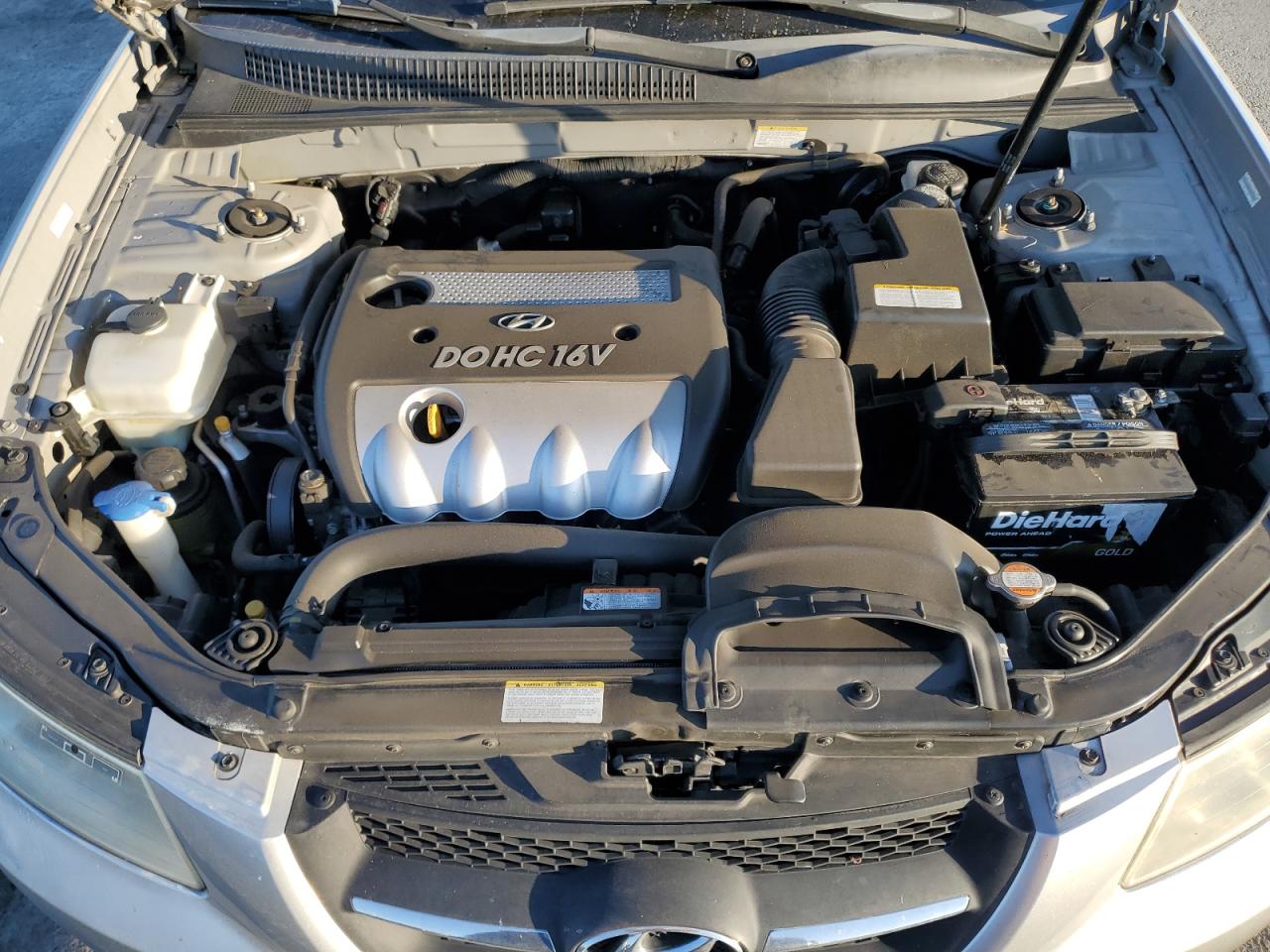 2008 Hyundai Sonata - Image 11