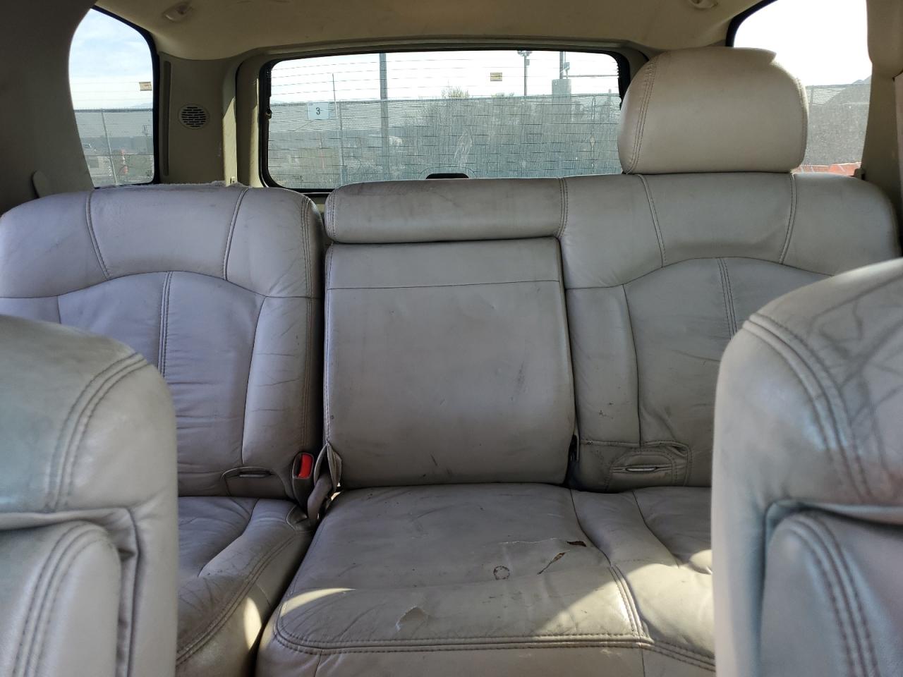 2002 Chevrolet Tahoe - Image 10