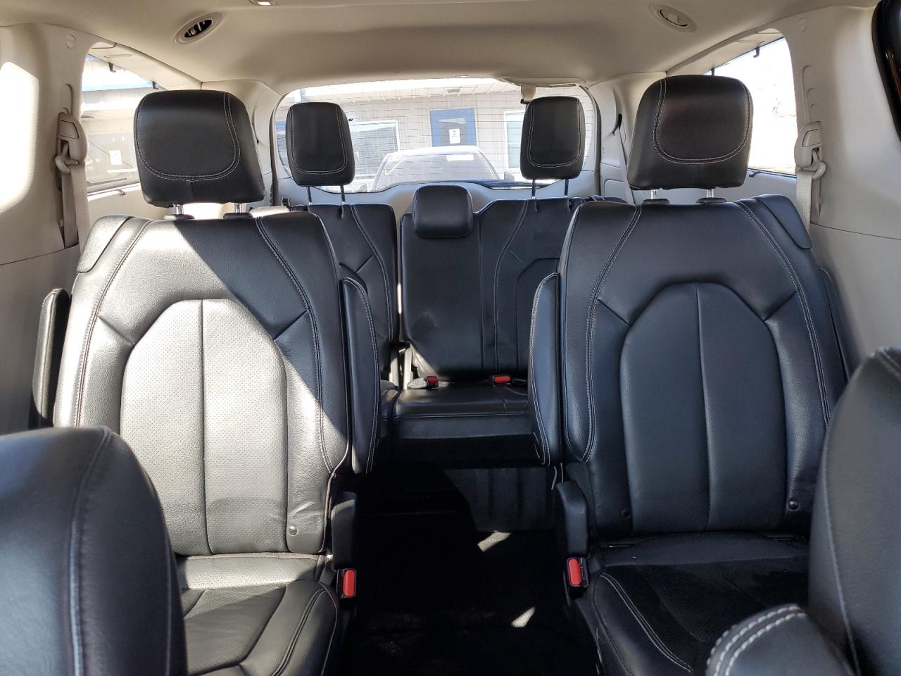 2022 Chrysler Pacifica - Image 10