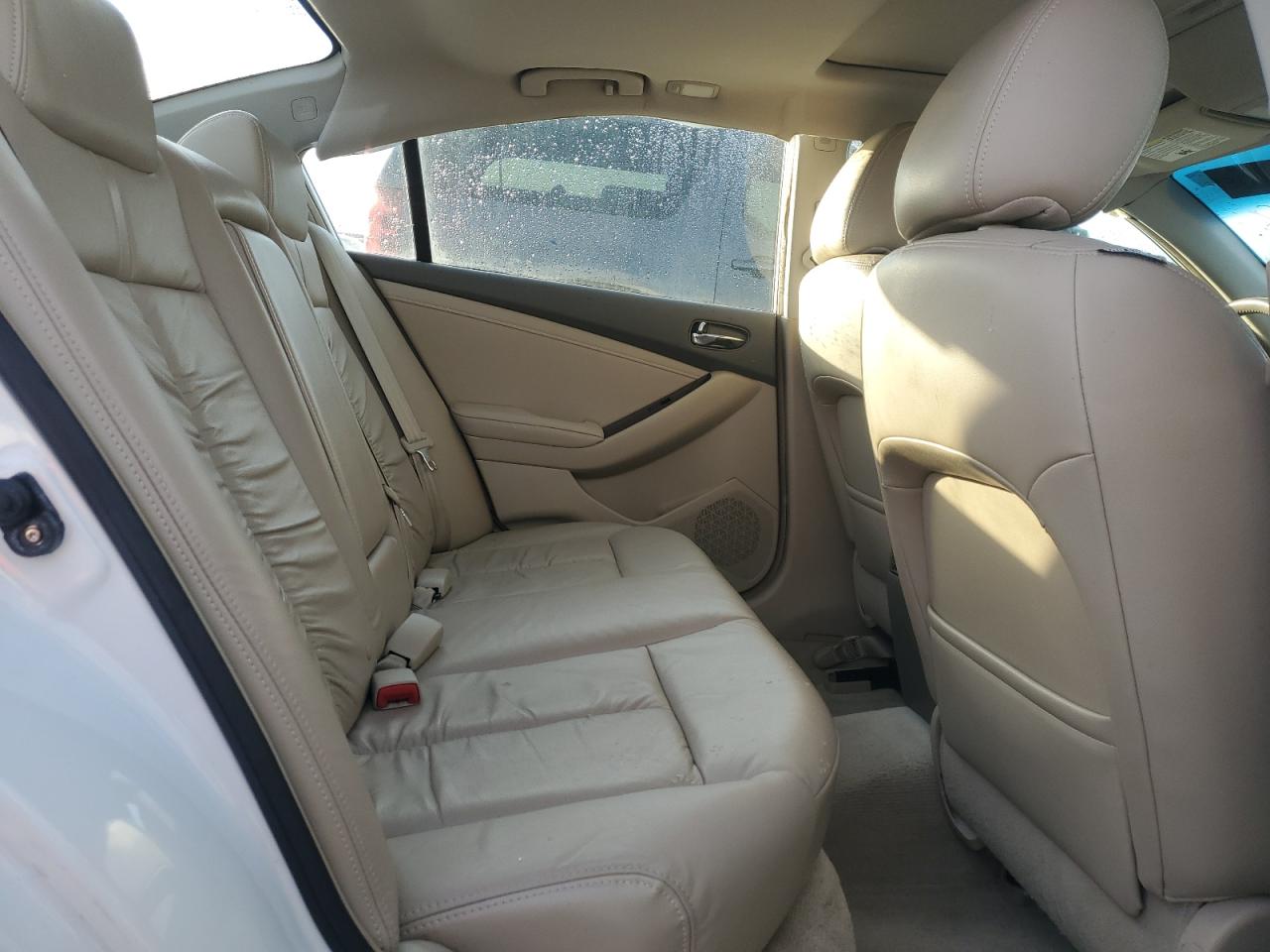 2010 Nissan Altima - Image 10