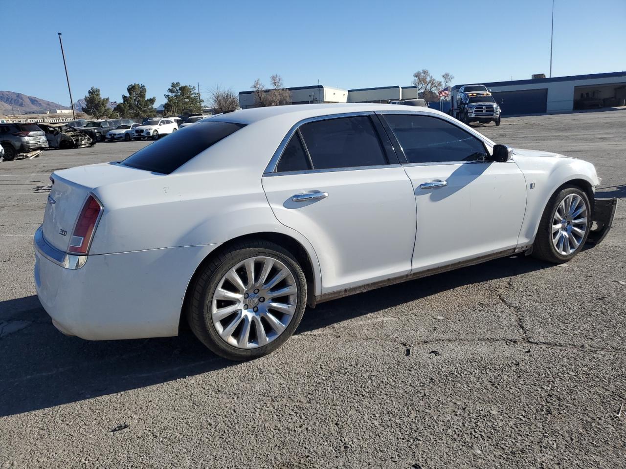 2013 Chrysler 300 - Image 3