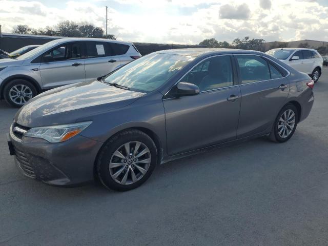  TOYOTA CAMRY 2015 Szary