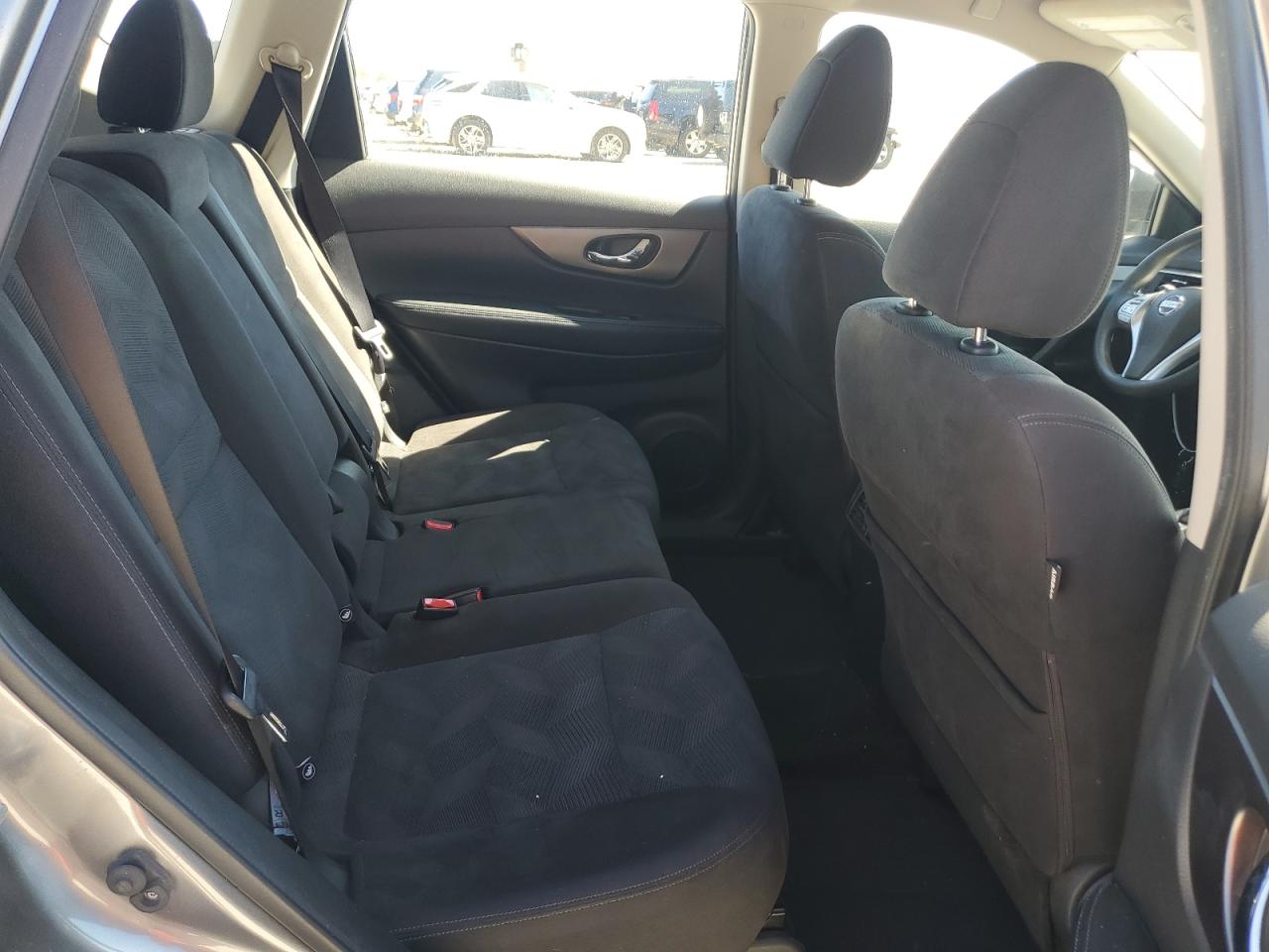 2015 Nissan Rogue - Image 11
