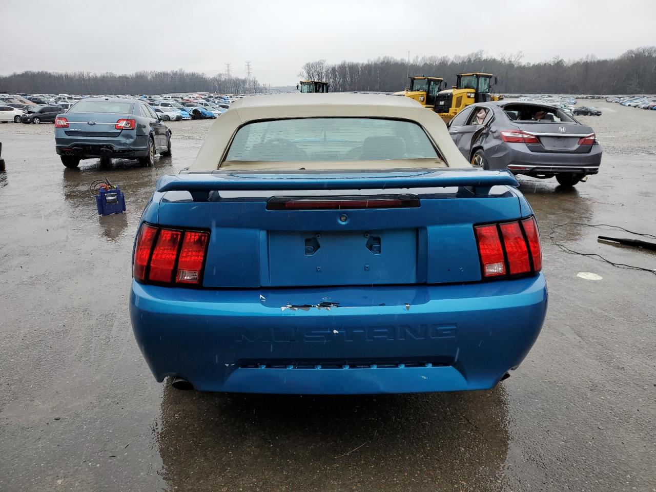 2003 Ford Mustang - Image 6