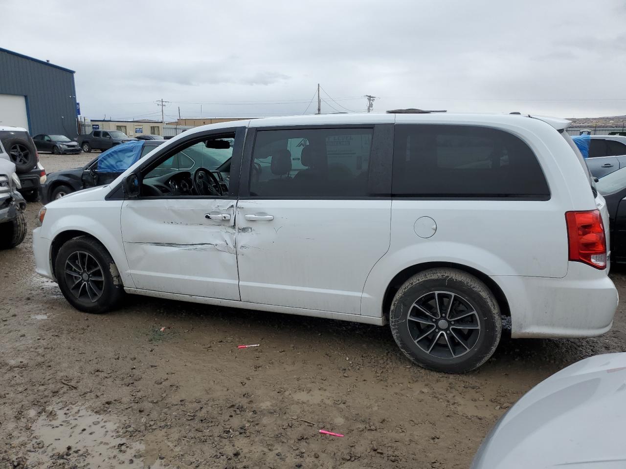 2019 Dodge Caravan - Image 2