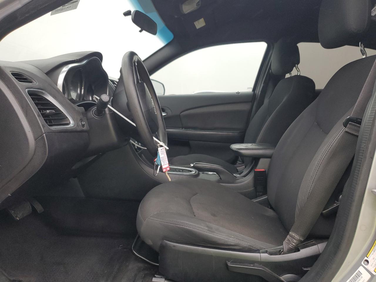 2014 Dodge Avenger - Image 7