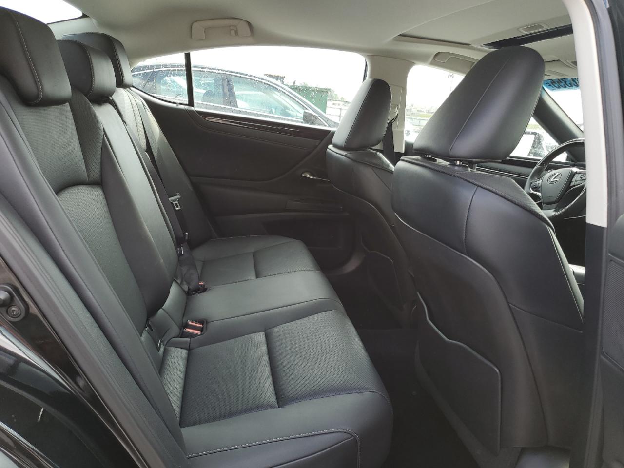 2021 Lexus ES - Image 10