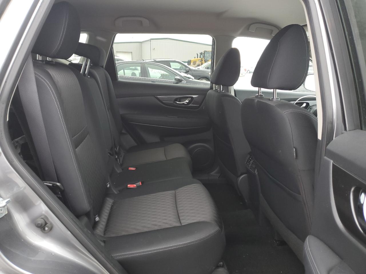 2017 Nissan Rogue - Image 11