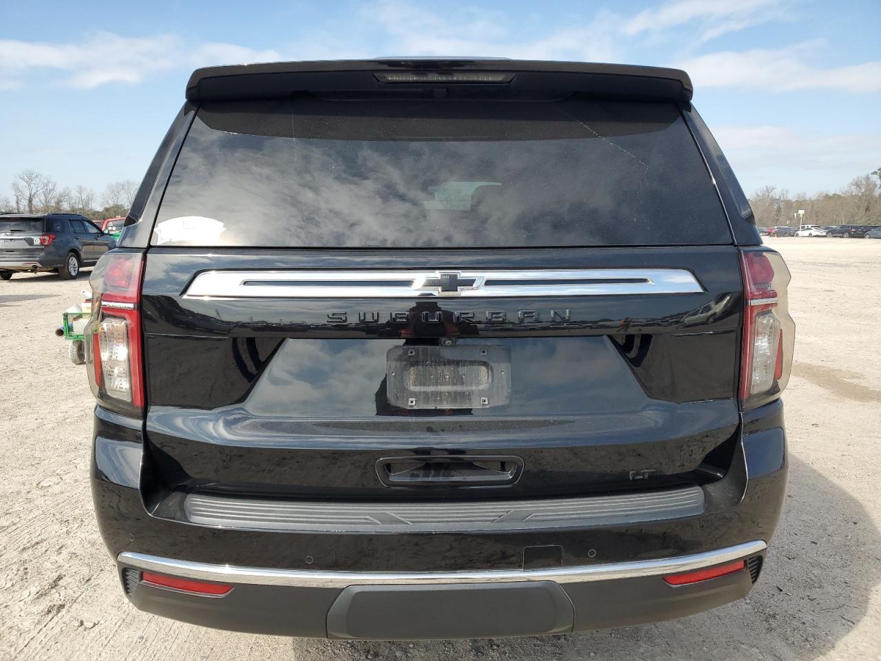 2022 Chevrolet Suburban - Image 6