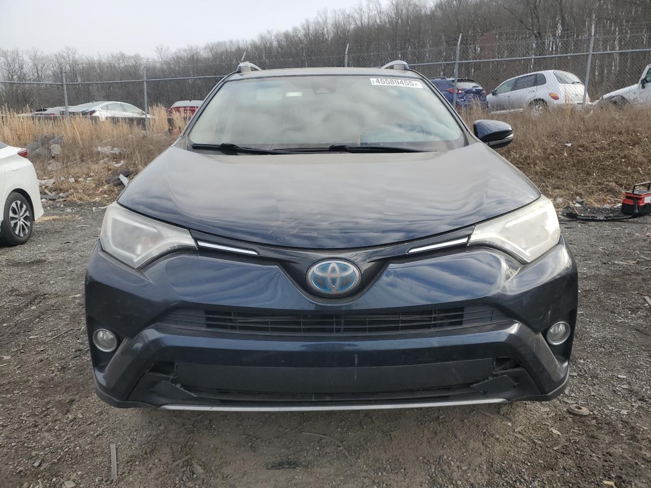 2017 Toyota RAV 4 - Image 5