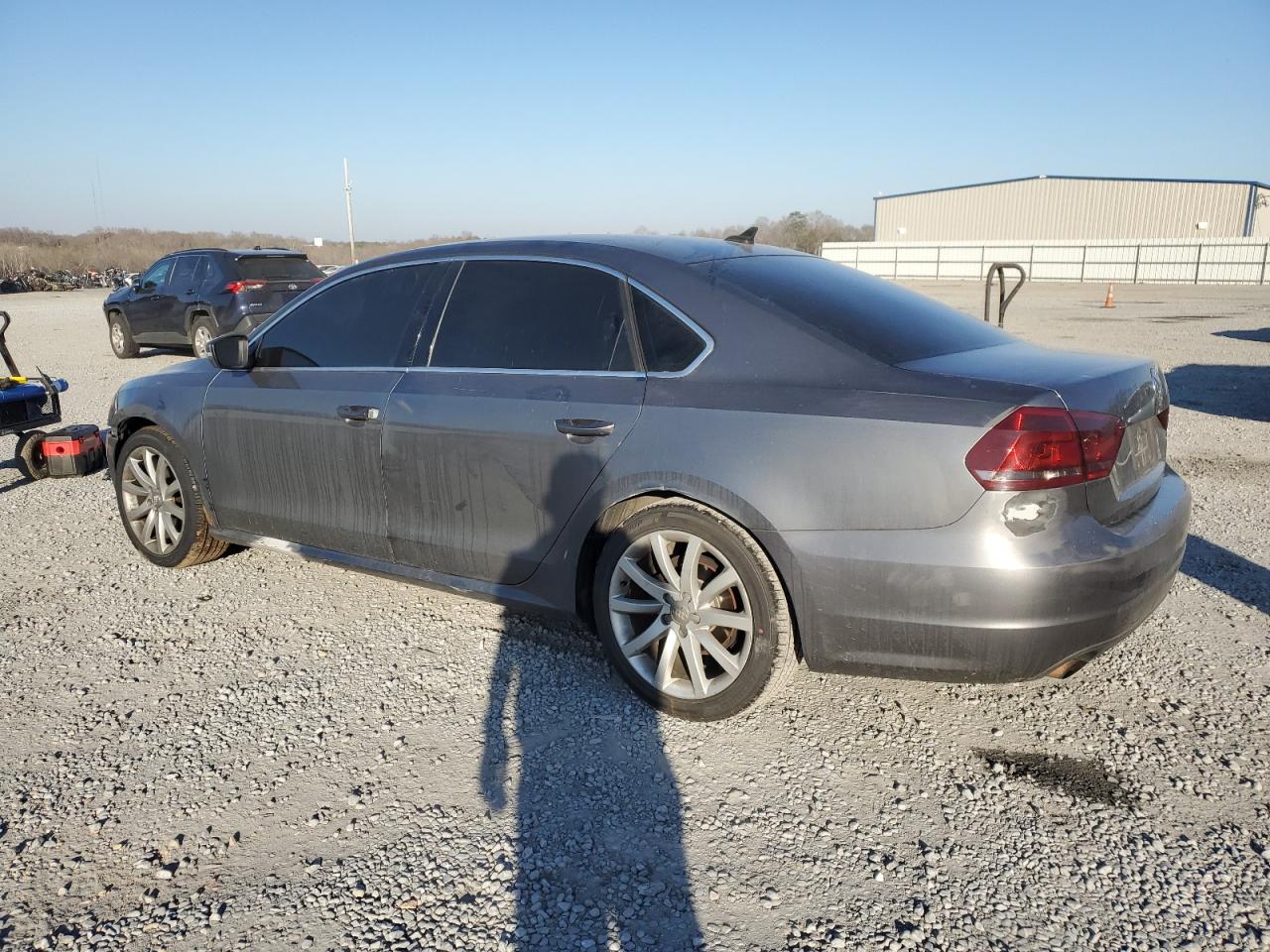 2015 Volkswagen Passat - Image 2
