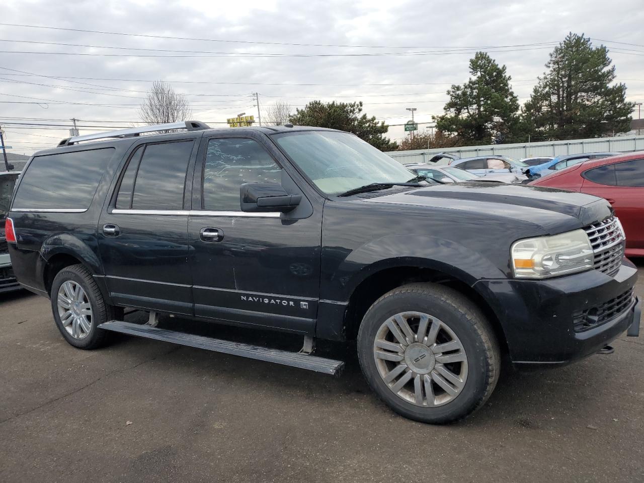 2010 Lincoln Navigator - Image 4