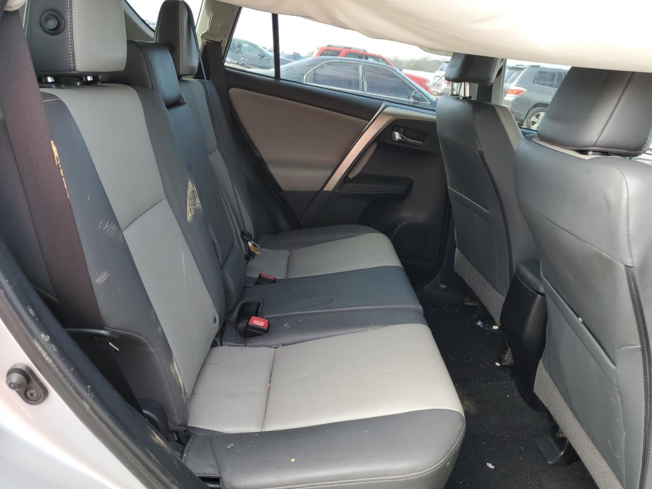 2015 Toyota RAV 4 - Image 11