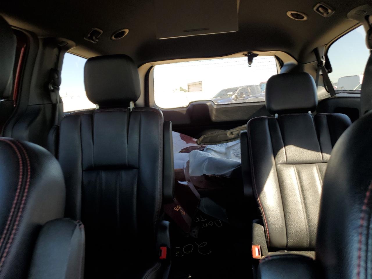 2019 Dodge Caravan - Image 10
