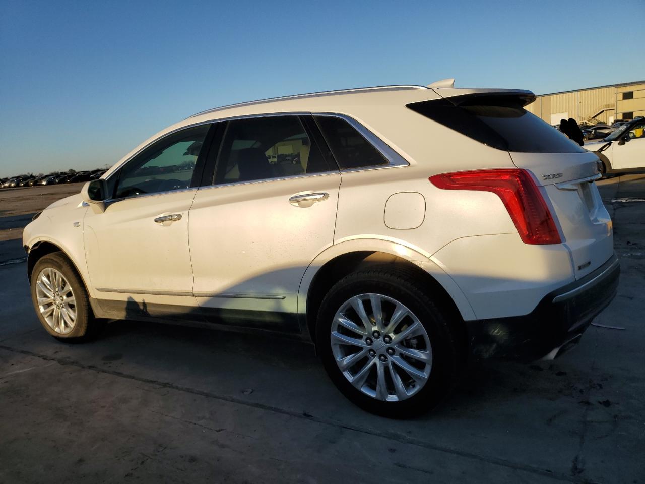 2019 Cadillac XT5 - Image 2