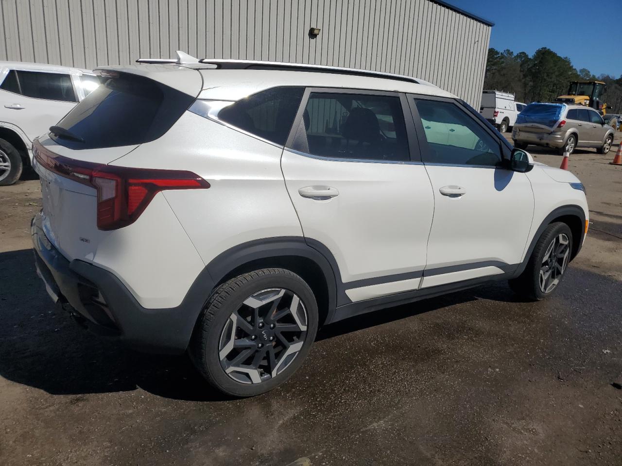 2024 Kia Seltos - Image 3