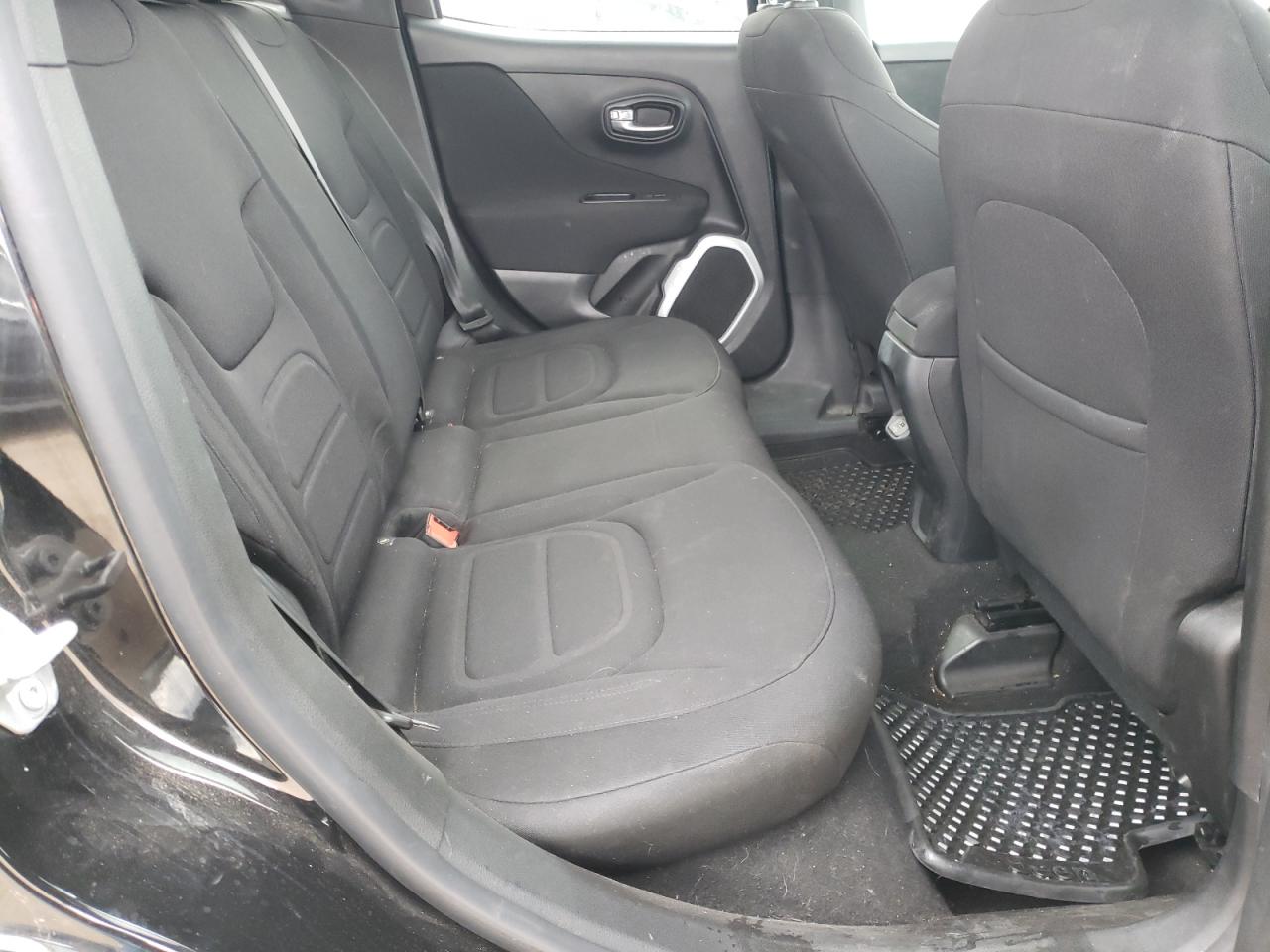 2018 Jeep Renegade - Image 10